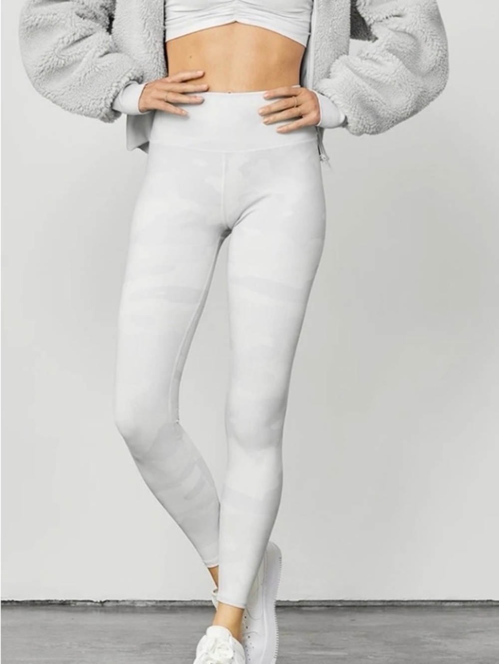 ALO Yoga White and Gray High-Rise Camo Leggings. Size XS